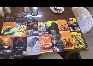 کتاب داستان زبان انگلیسی دست دو